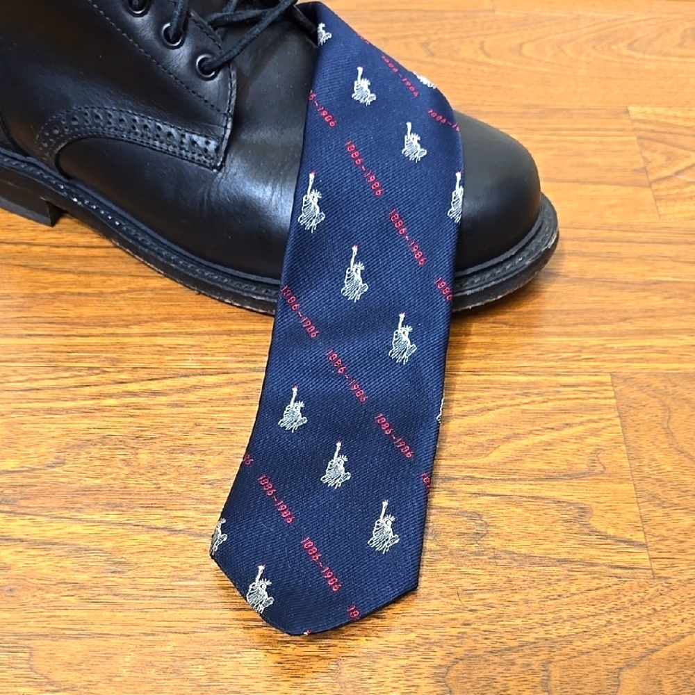 MRA LIBERTY TIE STATUE OF LIBERTY 1886-1986 SILK BLEND BLUE RED WHITE